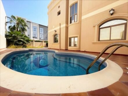 Luxurious Garden villa for sale in Janabiya