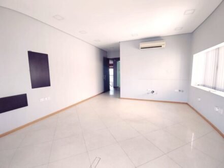 9 BHK Semi furnished Commercial Villa for rent in Zinj near Highway BD.1800/-